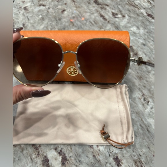 Tory Burch Brown Aviator Sunglasses - Picture 3 of 11